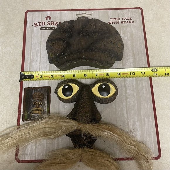 Red Shed Home Gift Tree Face with Beard Mustache Hat Eyes Modern Decor NEW READ - Picture 8 of 8